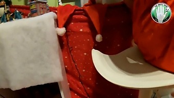 Santa Gets Pleasure From Being Jerked By Mrs. Claus