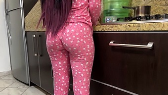 A Mature Man'S Fixation On The Butt Of His Young Stepdaughter